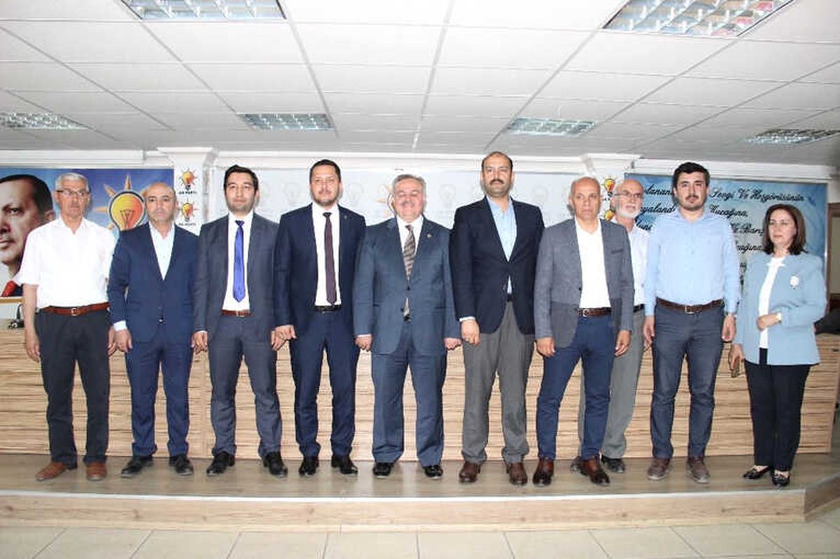 Karaman\'da Ak Parti, Milletvekili Adaylarını Tanıttı
