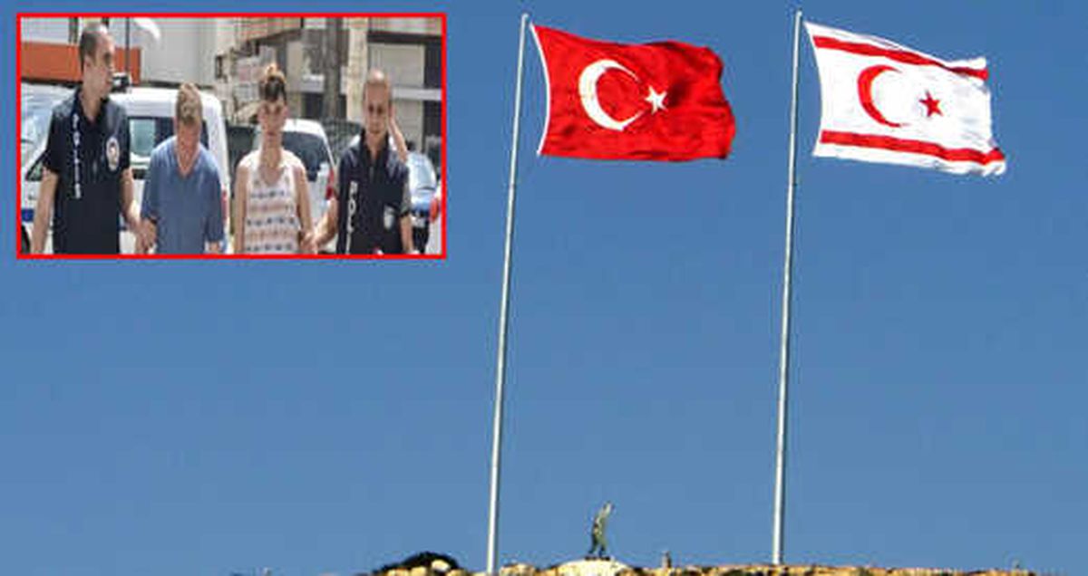 Şehitler Anıtı\'ndaki Türk Bayrağını İndirme Girişiminde Bulunan 2 Saldırgan Tutuklandı!
