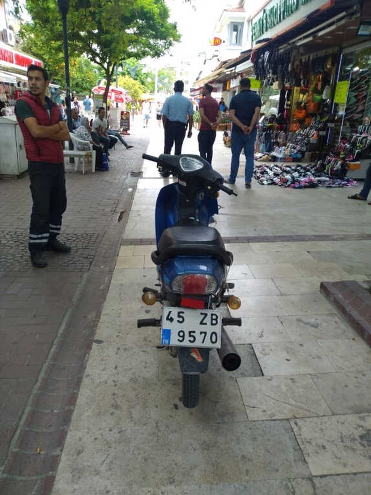 Kuşadası\'nda Çalıntı Motosiklet Yakalandı