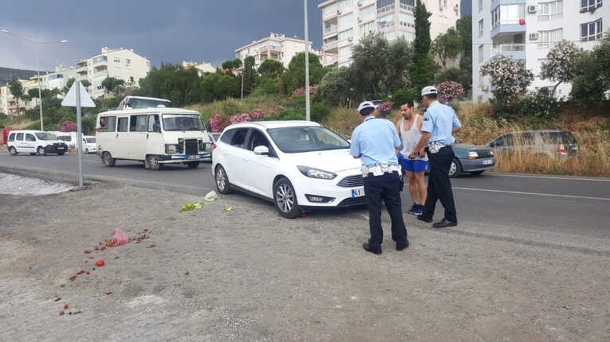 Kuşadası\'nda Trafik Kazası; 1 Yaralı