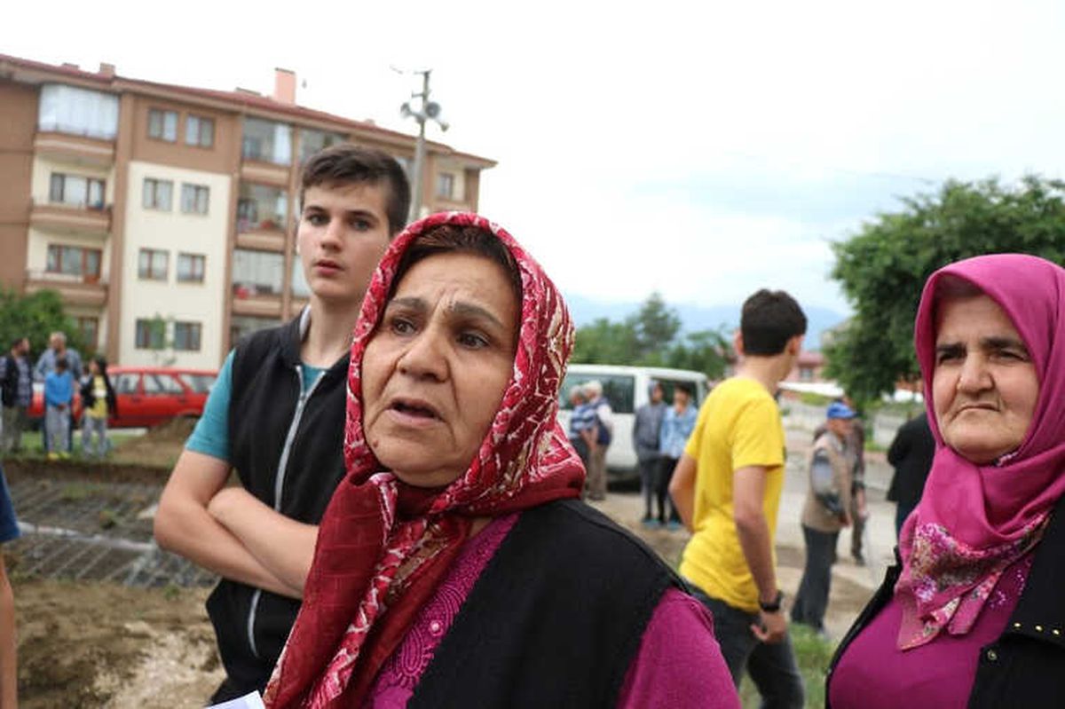 Mahalleliden Baz İstasyonu Tepkisi