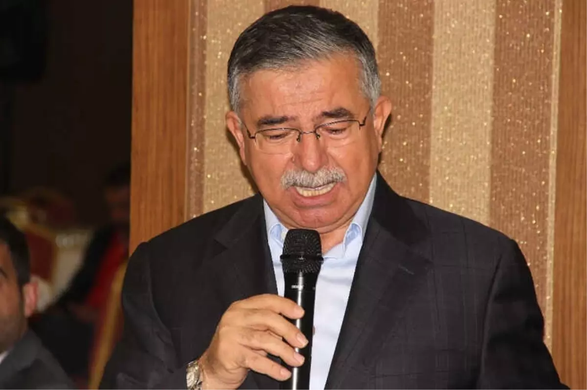 Milli Eğitim Bakanı Yılmaz Kürsüde Duygusal Anlar Yaşadı