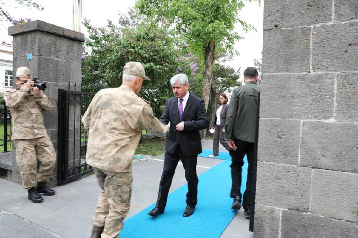 Orgeneral Çetin\'den Vali Doğan\'a Ziyaret