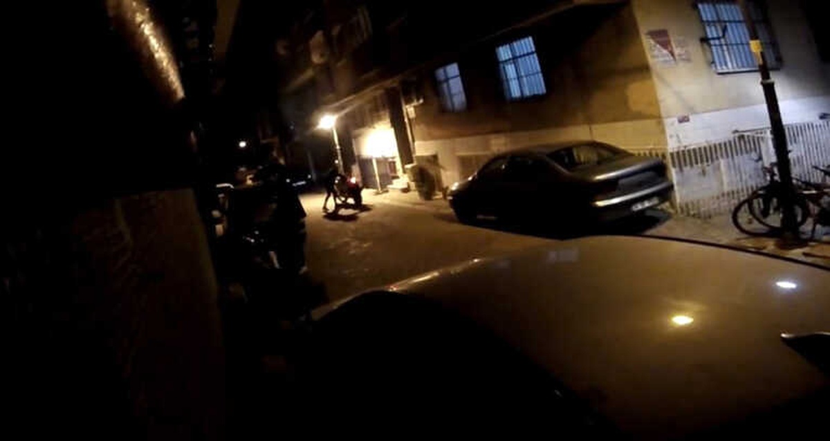 Motosiklet Hırsızlarına Tabancayla Ateş Edip Peşlerinden Kovaladılar