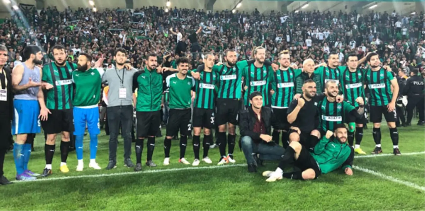 Sakaryaspor Eski Görkemli Günlerine Dönmek İstiyor