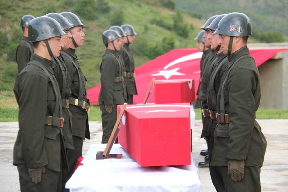 Şehit Güvenlik Korucular İçin Şemdinli\'de Tören Düzenlendi