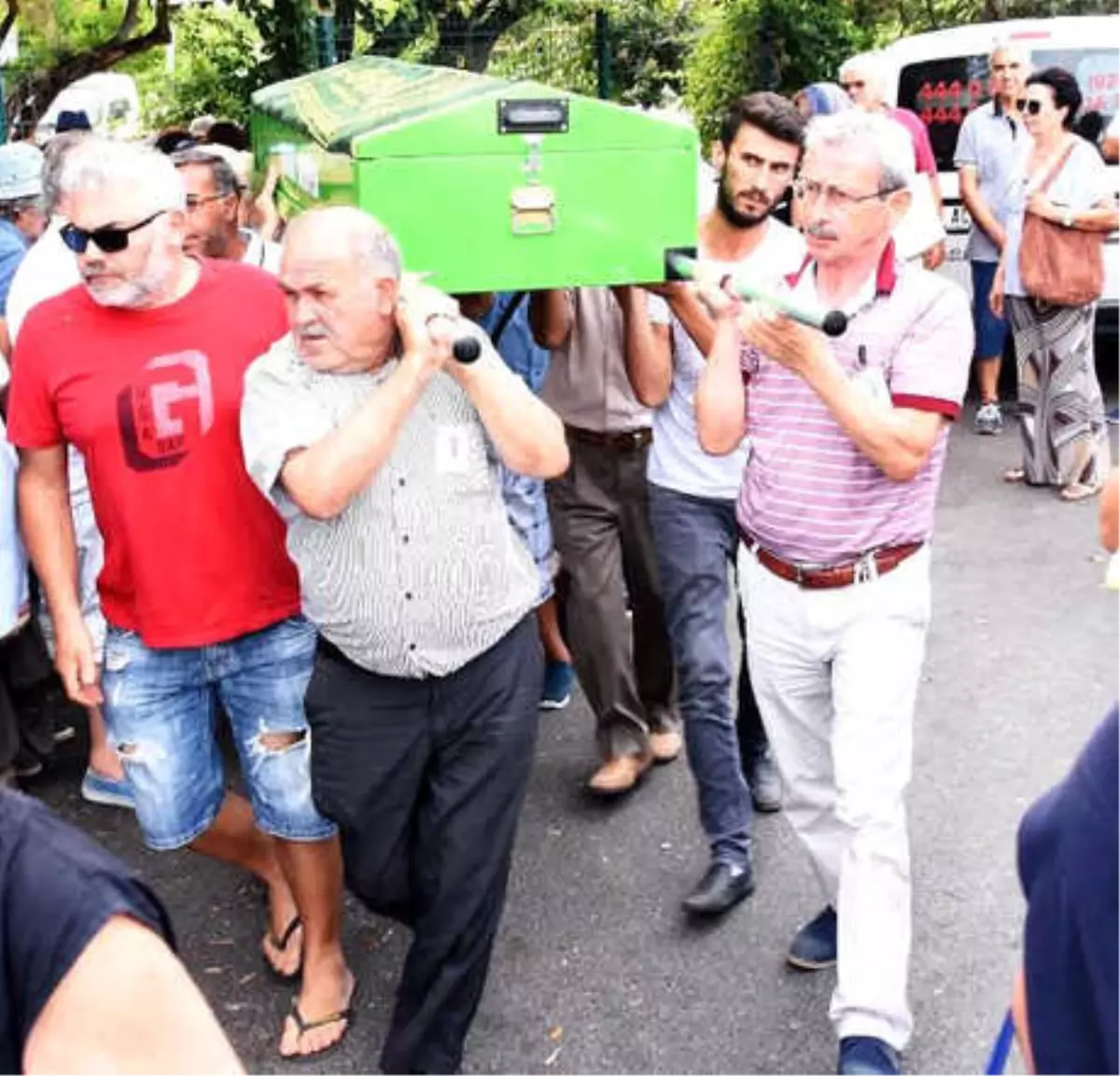 Ünlülerin Mimarı Gözyaşları İçinde Toprağa Verildi