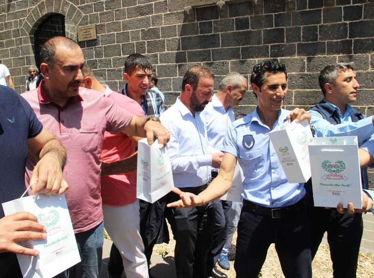 Yenişehir Belediyesinden 500 Kişiye İkram