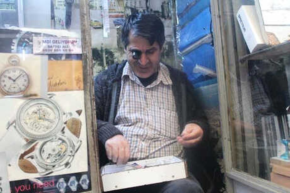 40 Yıldır Saat Tamir Ediyor