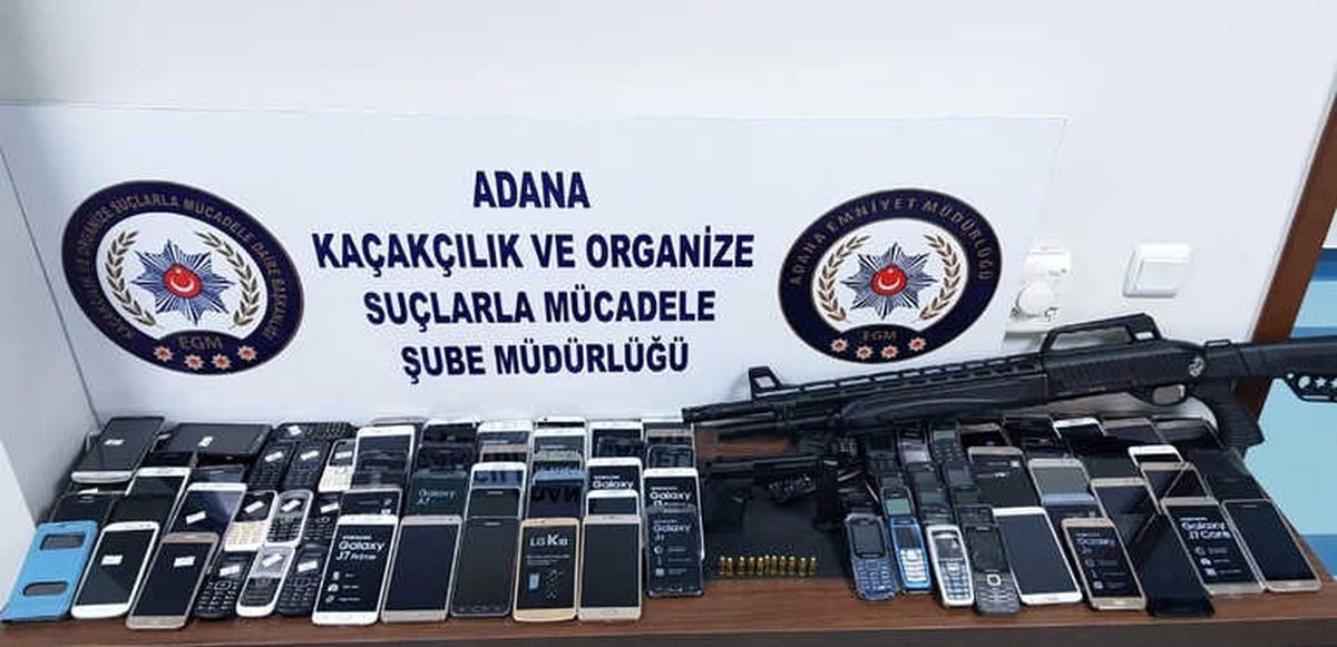 Adana\'da Kaçak Cep Telefonu Operasyonu: 4 Gözaltı