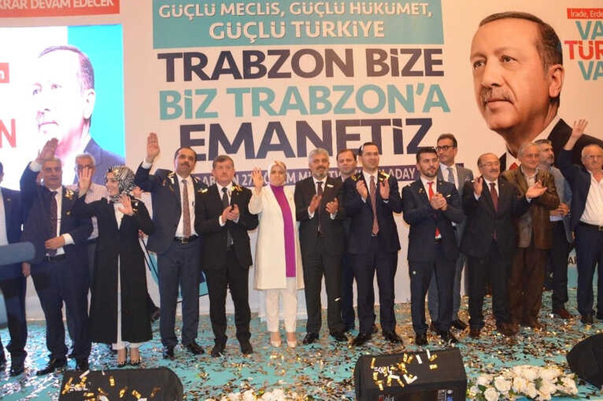 AK Parti Trabzon Milletvekili Aday Tanıtım Toplantısına Yoğun İlgi