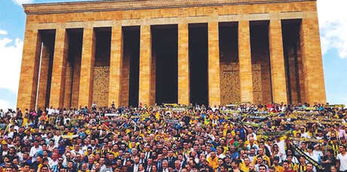 Ankaragücü\'nün Kupası Anıtkabir\'de
