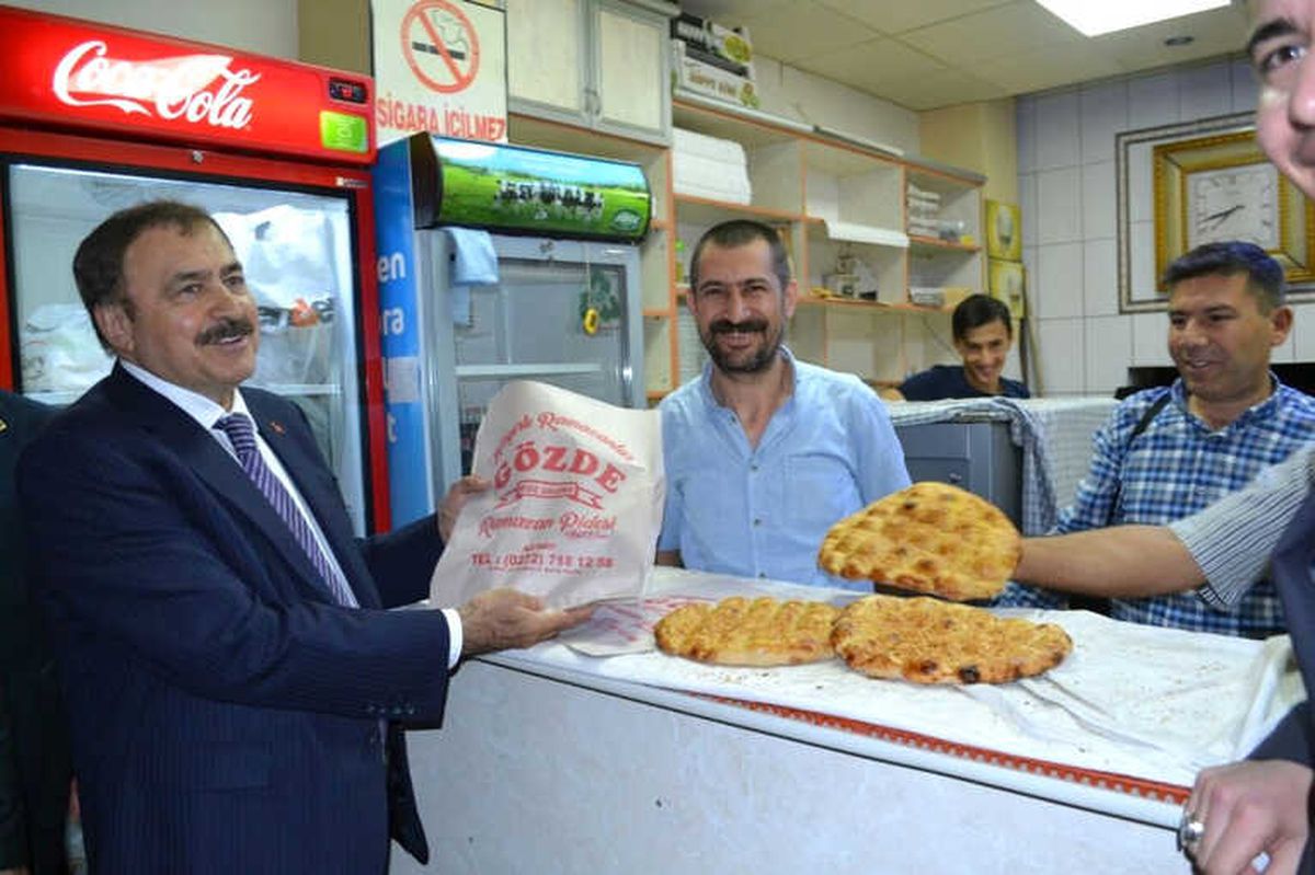 Bakan Eroğlu, Memleketi Şuhut İlçesinde İftar Verdi