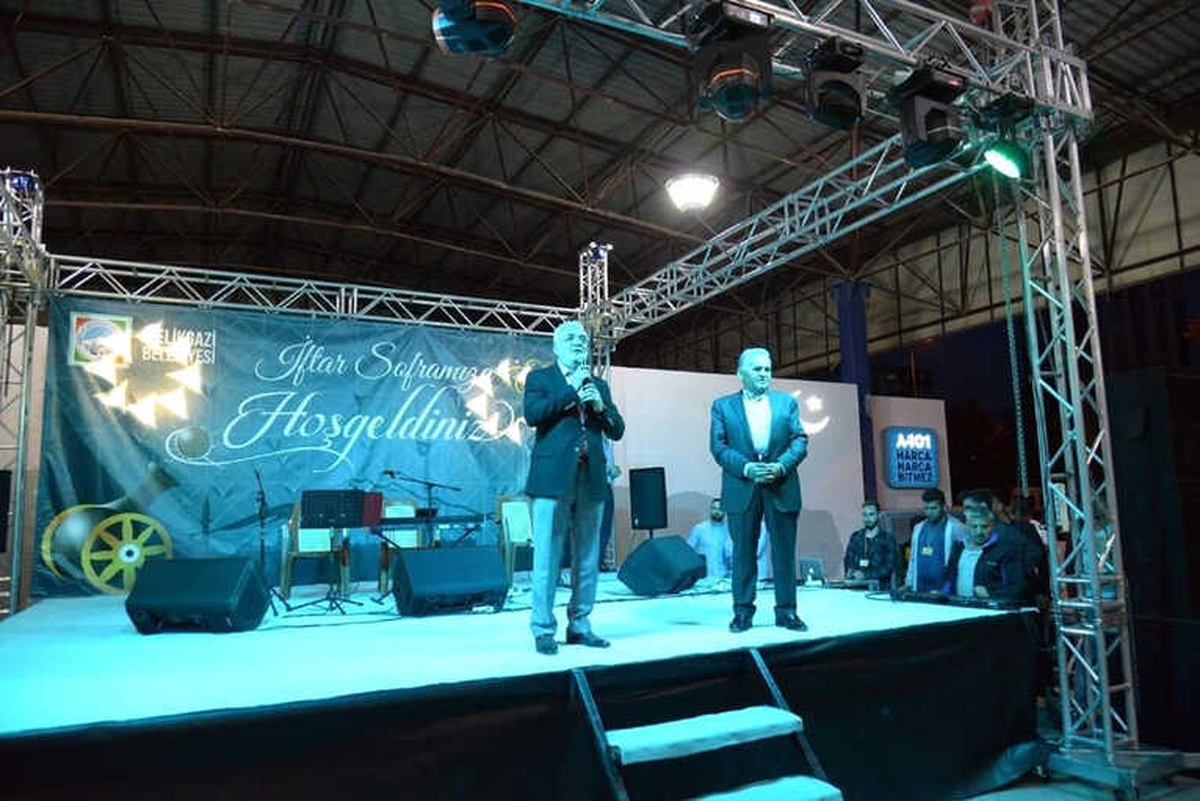 Başkan Büyükkılıç Altınoluk Mahalle Halkıyla İftar Açtı