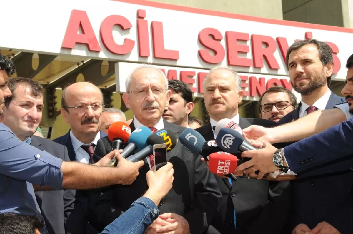 CHP Lideri Kılıçdaroğlu Kavgada Yaralanan Saadet Parti\'liyi Ziyaret Etti