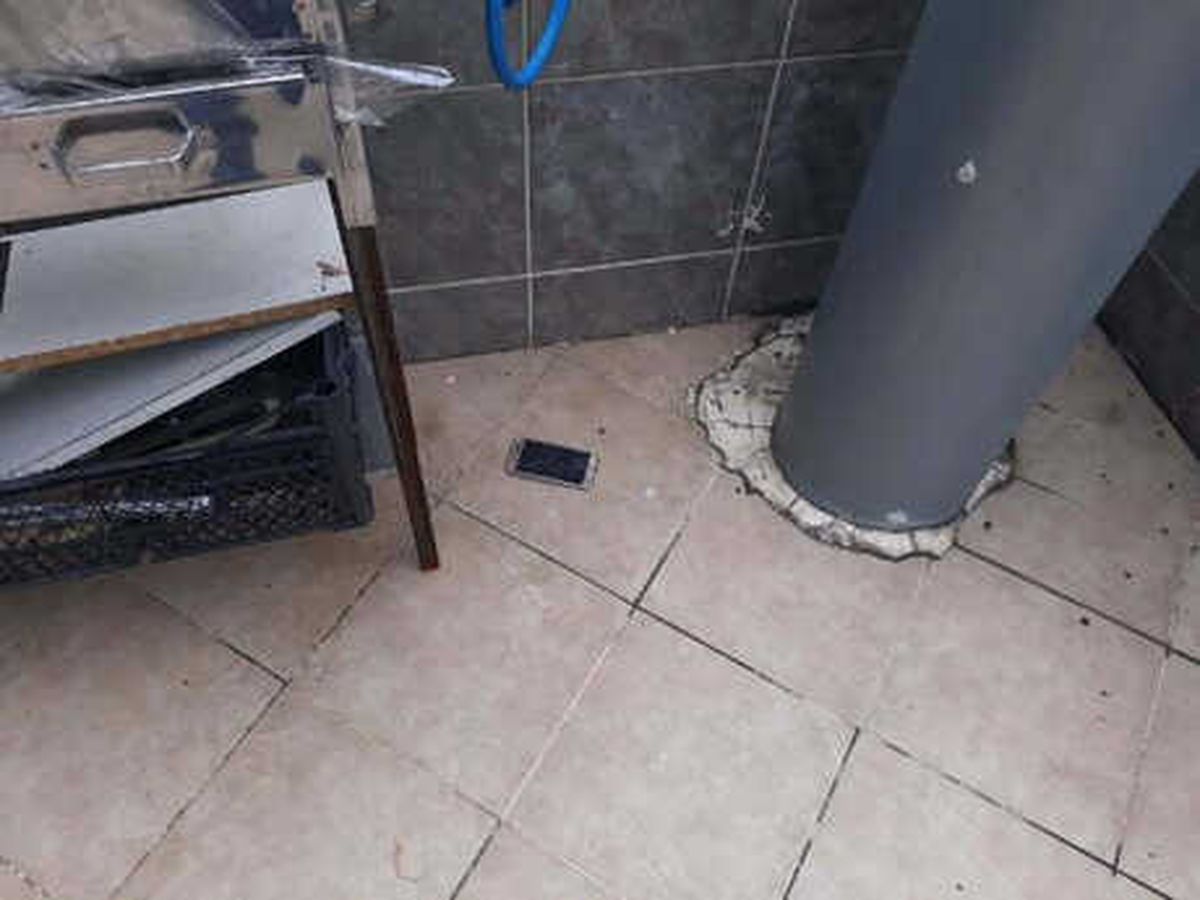 Fetö Şüphelileri, Polisi Görünce Cep Telefonlarını Pencereden Attı