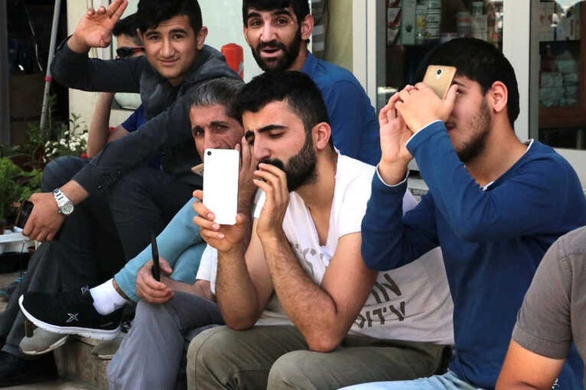 Hastaneye Kızıp Çatıya Çıktılar