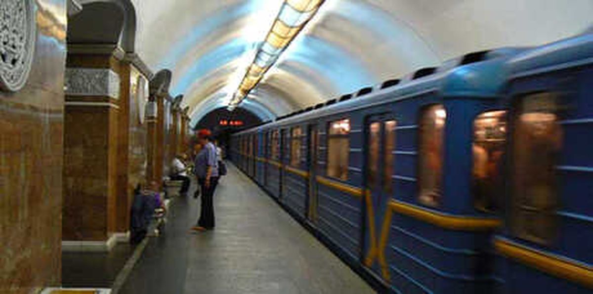 Kiev\'de Bomba Uyarısı! 5 Metro İstasyonu Kapatıldı