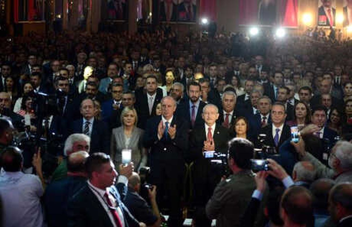 Kılıçdaroğlu, CHP\'nin Seçim Bildirgesini Açıkladı