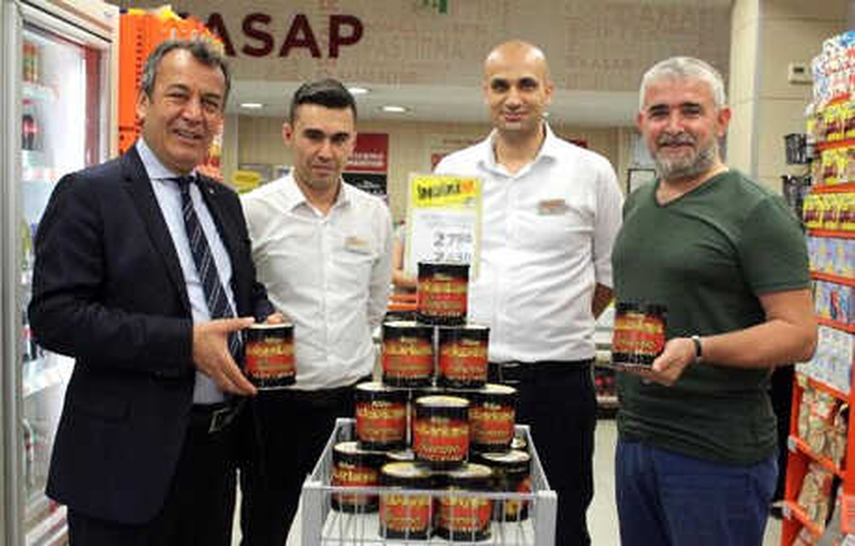 Kırmızı Çam Balı, Kaderlerini Değiştirdi