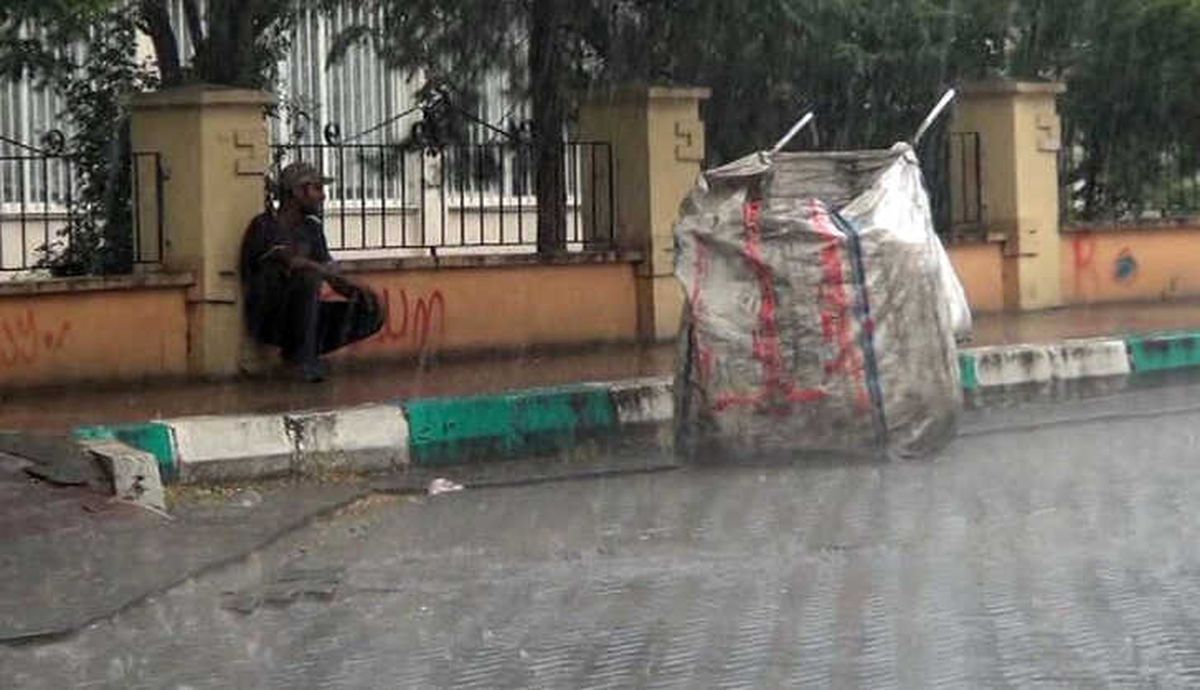 Şanlıurfa\'da Toz Bulutu Yağmurla Birlikte Kayboldu
