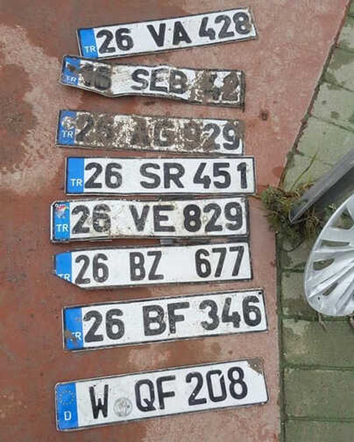 Selden Geriye Plakalar Kaldı