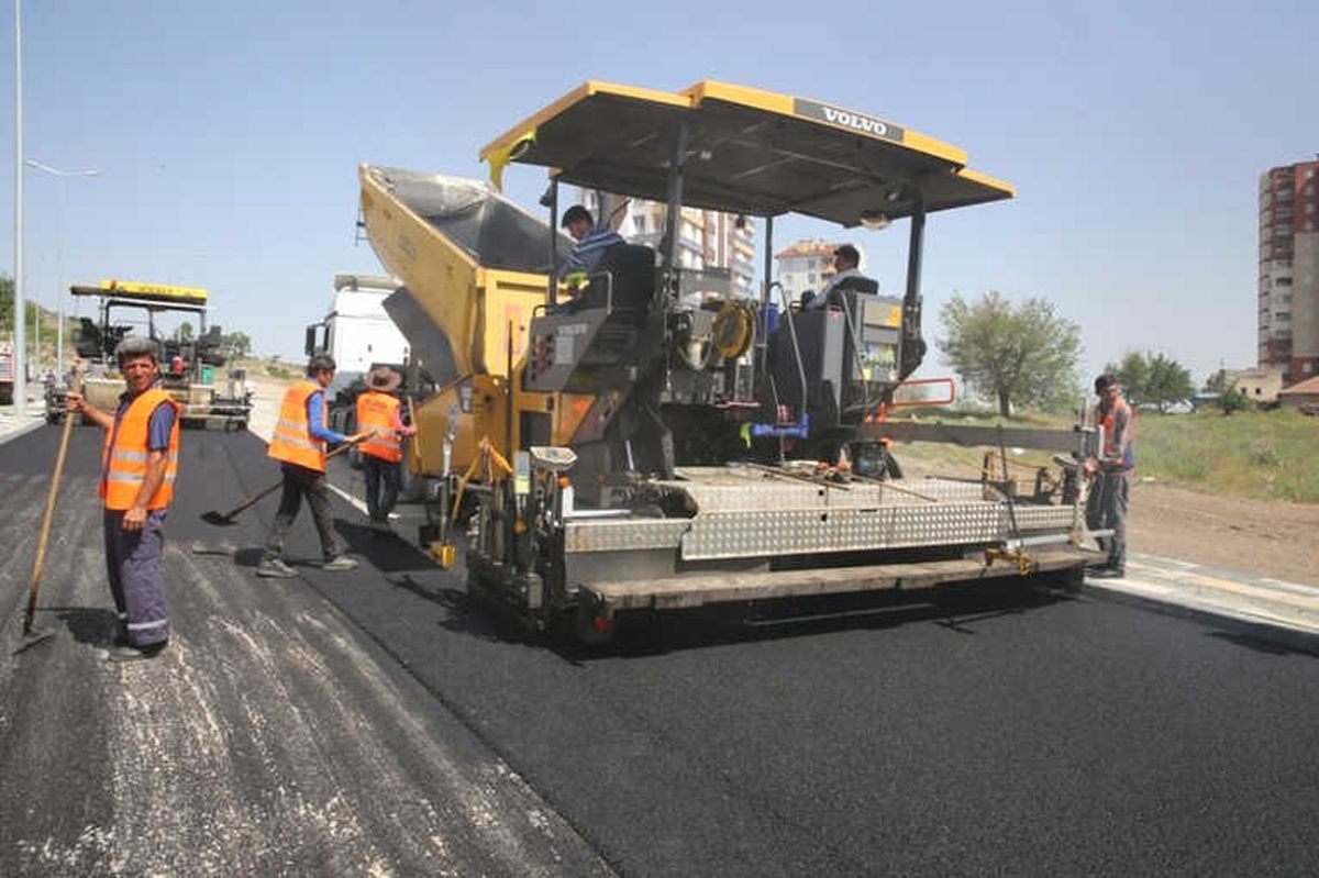 Taha Carım Bulvarı 2. Etap Asfaltlama Çalışması Başladı