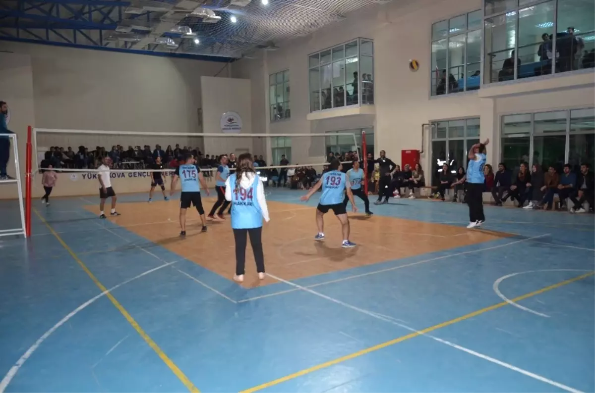 Yüksekova\'da Voleybol Turnuvası