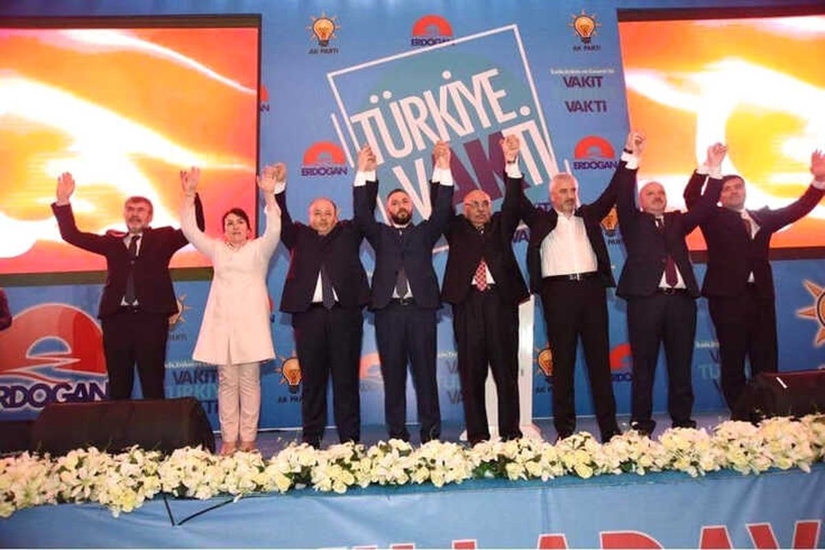 AK Parti Adaylarını Tanıttı