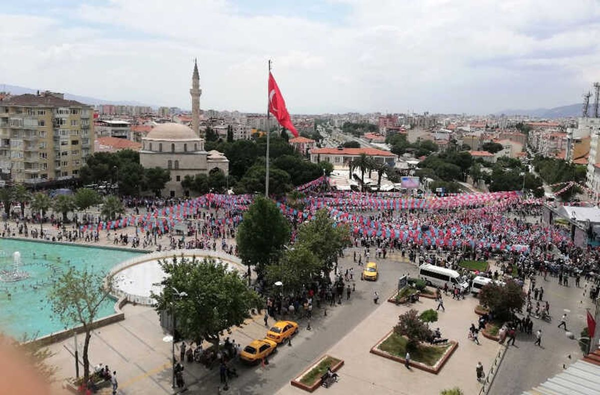 Akşener, Aydın\'da Hedeflenen Kalabalığı Toplayamadı