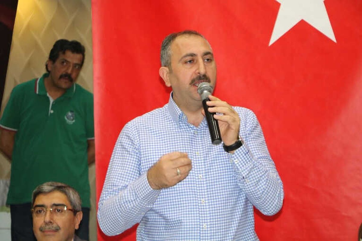 Bakan Gül\'den Erdoğan\'a Yönelik Diktatör Eleştirilerine Sert Tepki