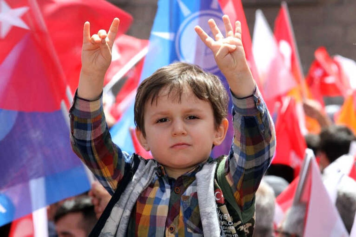 Başbakan Yıldırım: "İlkel Olan Sizsiniz"