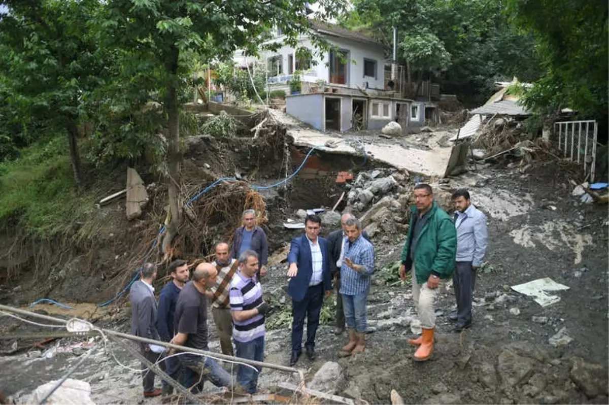 Başkan Dündar, Sel Mağdurlarının Yanında