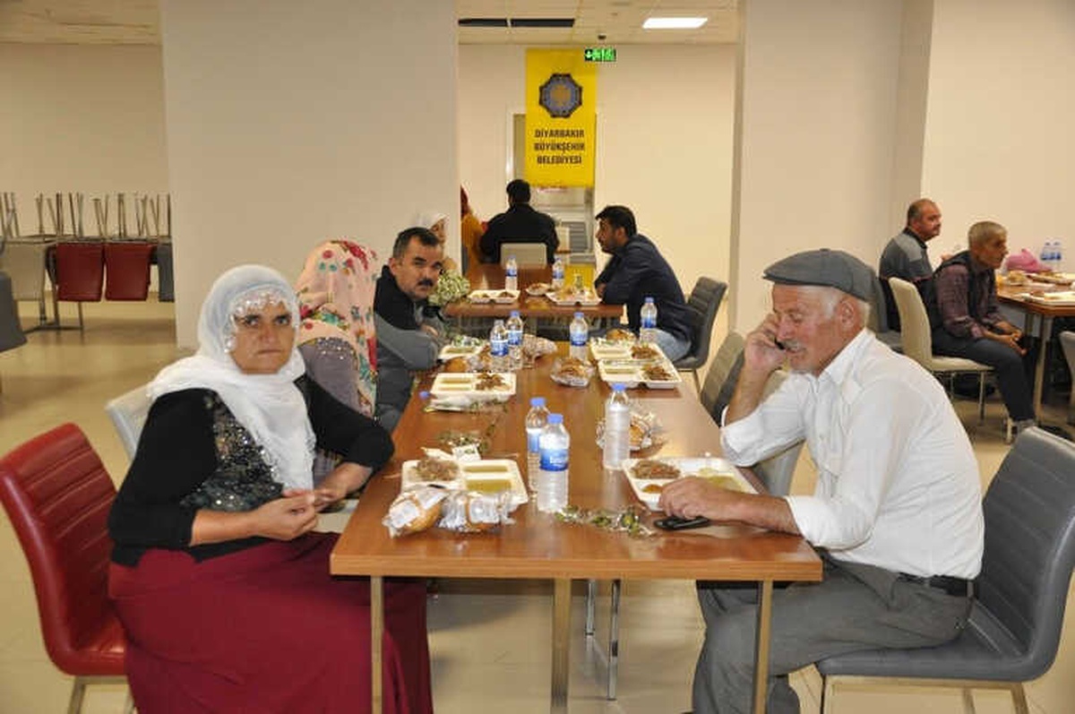 Diyarbakır Büyükşehir Belediyesi Şehir Dışından Gelen Hasta Yakınlarını Misafirhanede Ağırlıyor