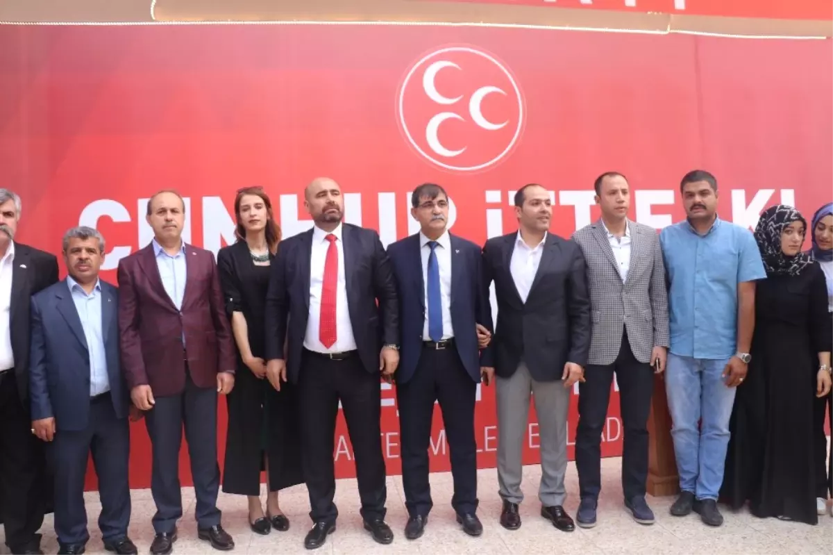 MHP Adayı Ejder Demir\'den Miting Gibi Açılış