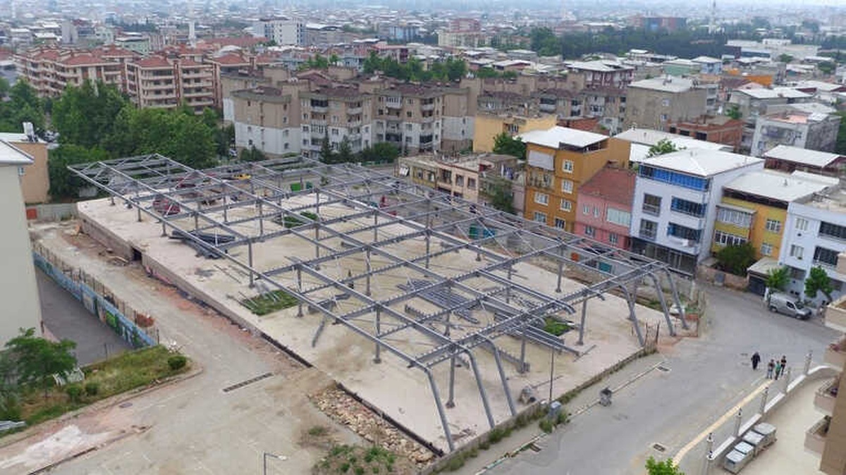 Mimarsinan Kapalı Pazar Yerine Gün Sayıyor