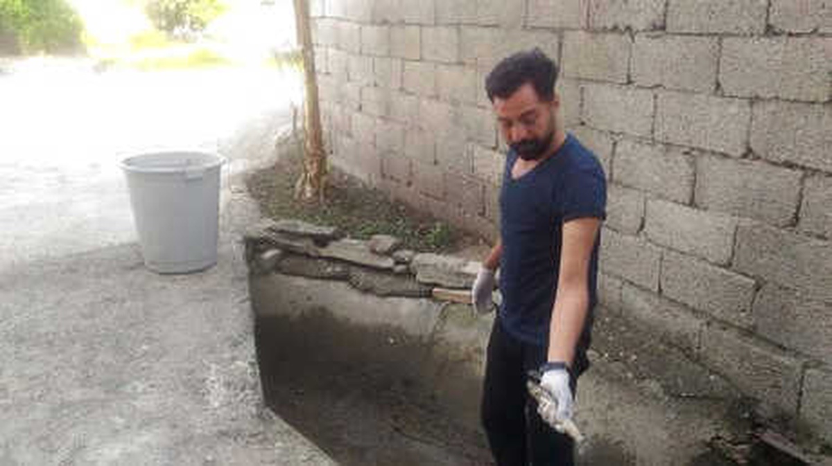 Sulama Kanalında Kalan Balıkları Gençler Kurtardı