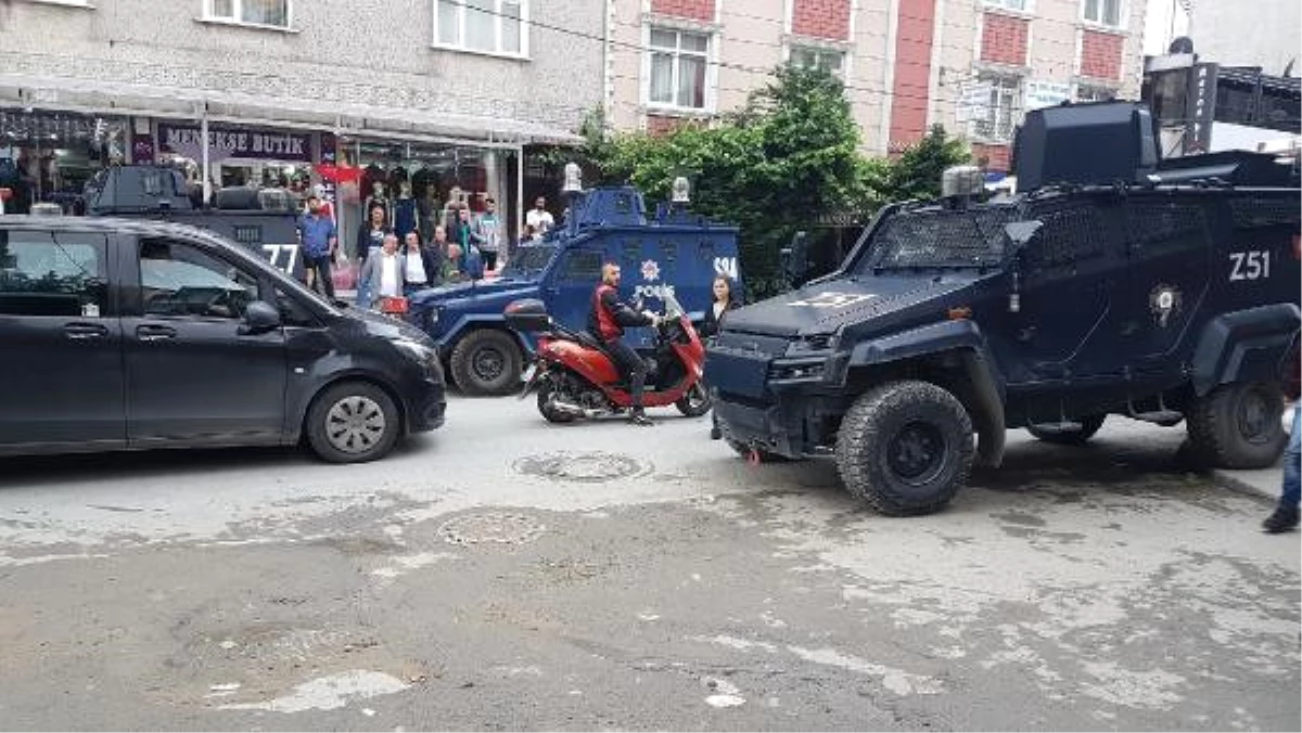 Gazi Mahallesi\'nde Tezgah Yeri Kavgası Çatışmaya Döndü: 5 Yaralı!