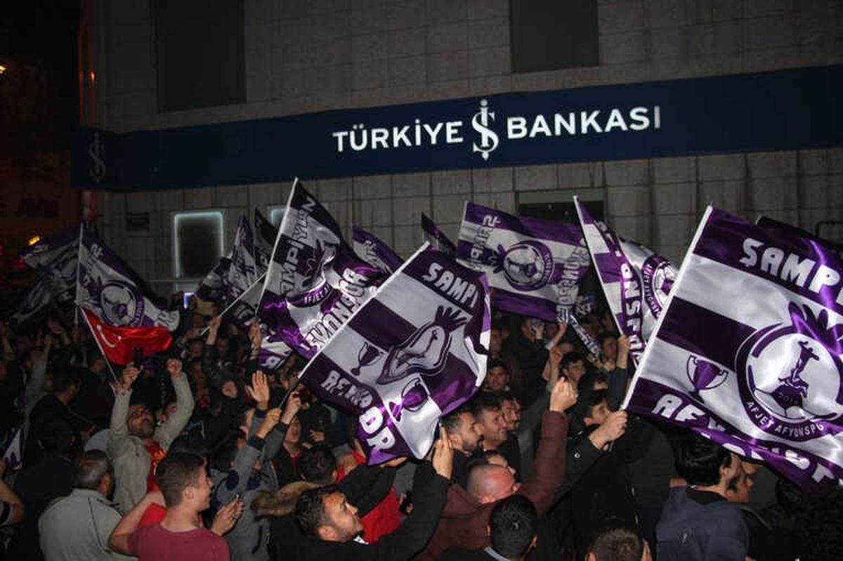 Afyonkarahisar\'da Her Yer \'Mor Beyaz\'