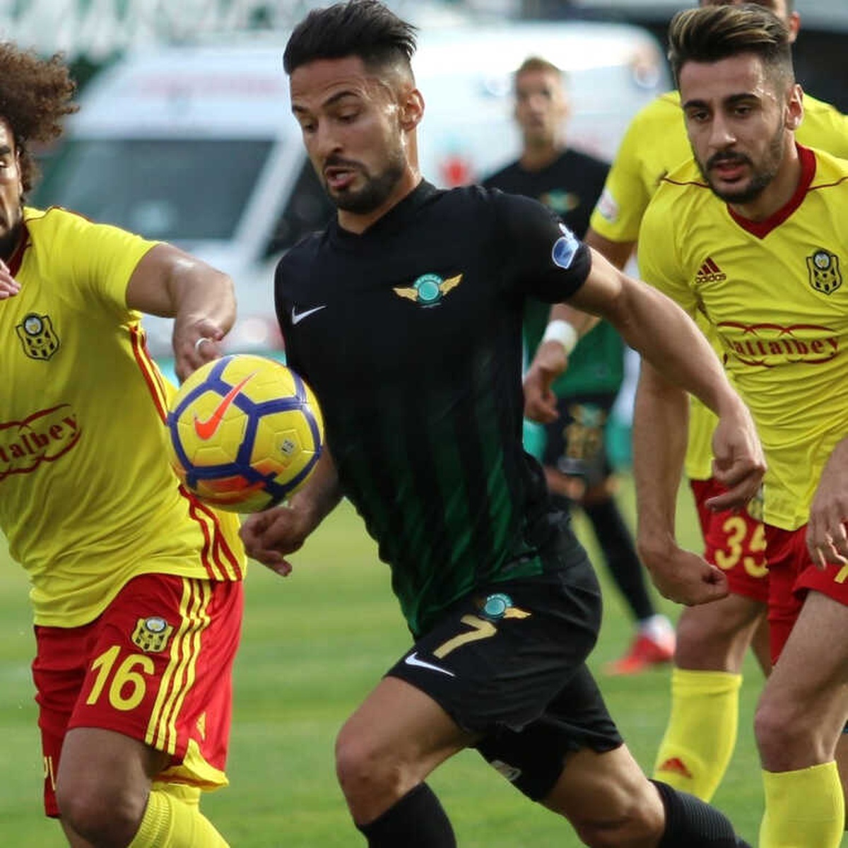 Akhisarspor, İç Transferde İlk İsmi Bitirdi