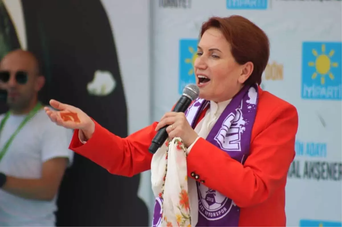 Akşener Afyonkarahisar\'da Beklediği İlgiyi Bulamadı