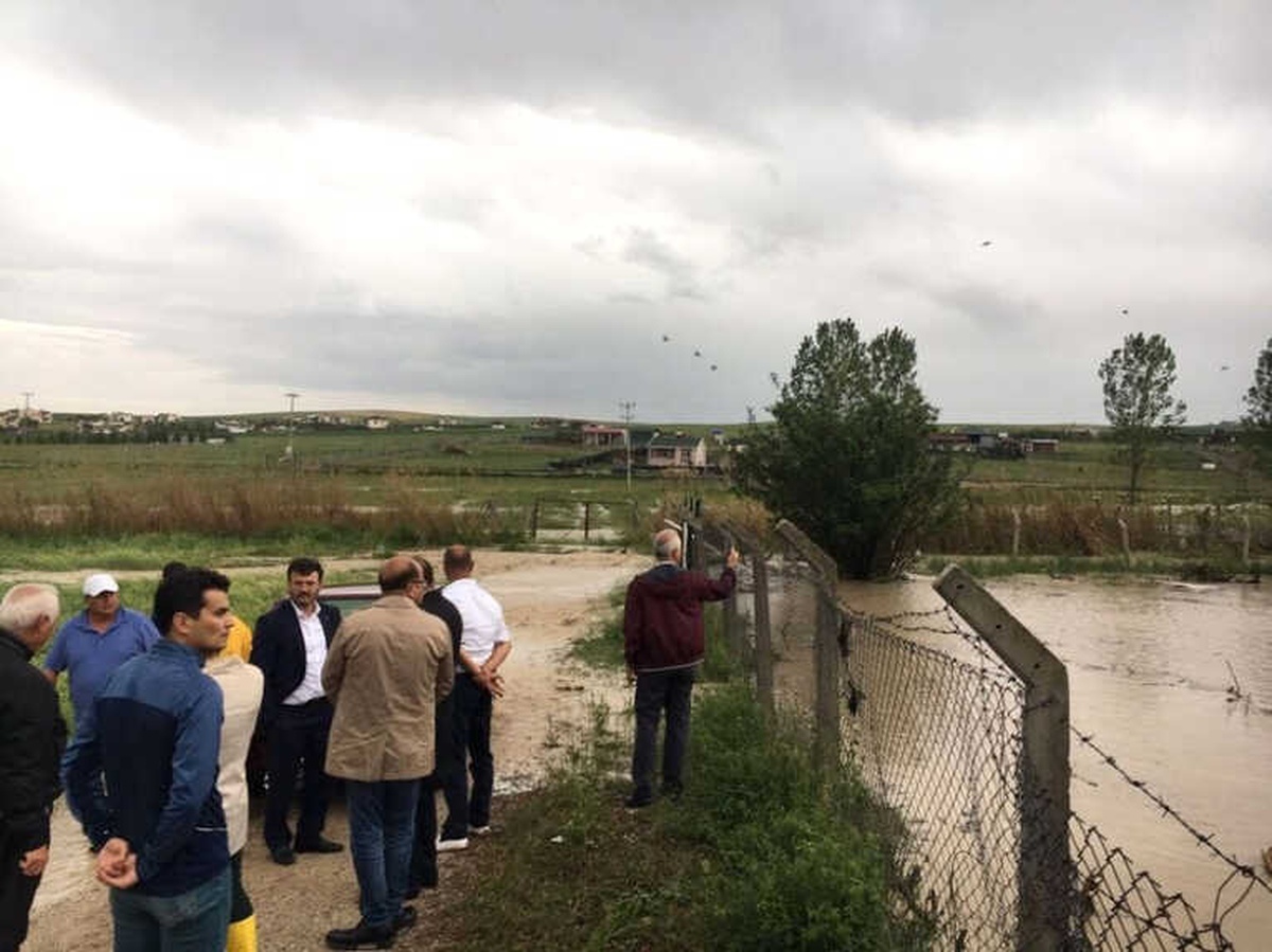 Ankara\'da Sağanak Yağış Hayatı Felç Etti