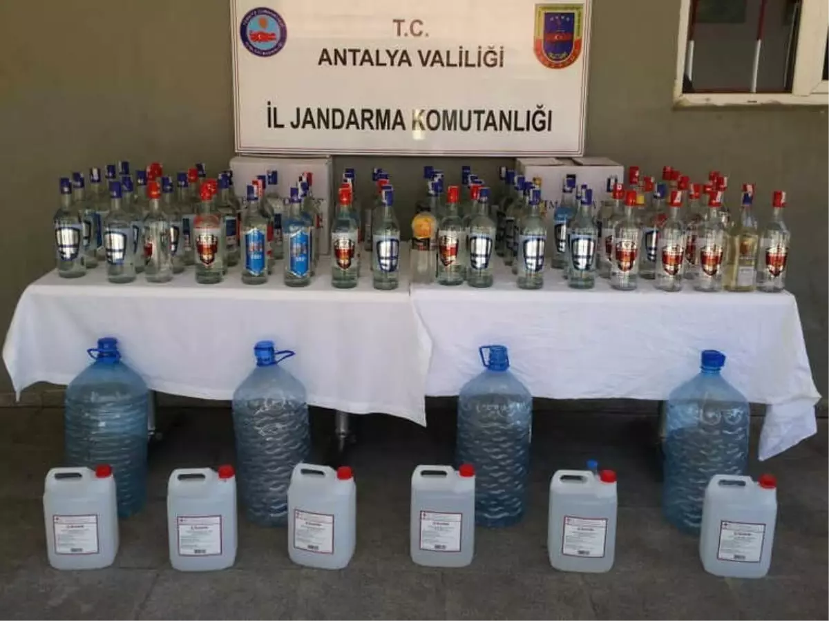 Antalya\'da 170 Litre Kaçak İçki Yakalandı