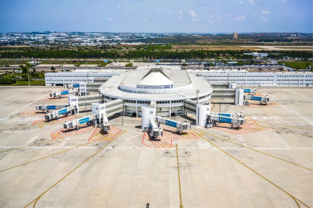 Antalya Havalimanı\'nın Yeni Sahibi TAV Havalimanları Holding Oldu