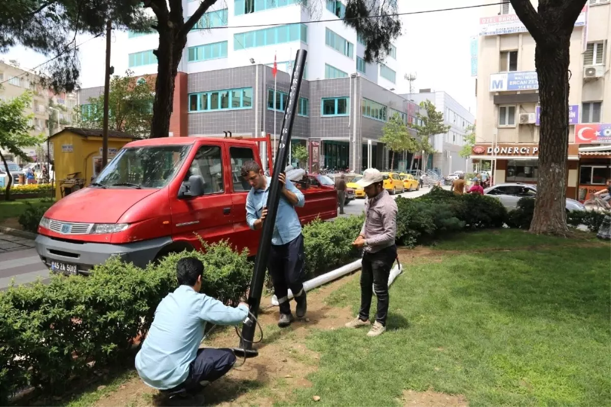 Atatürk Parkı\'nda Yenileme Çalışması Başladı