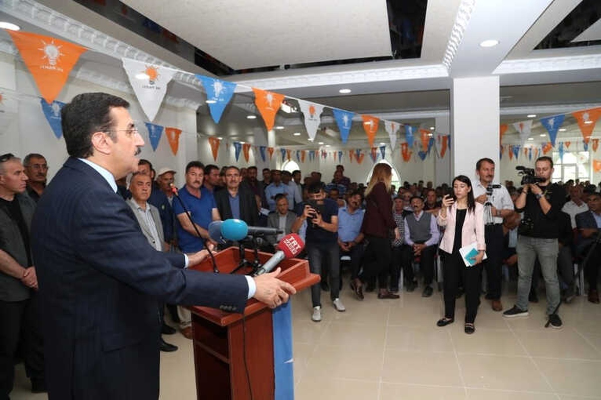 Bakan Tüfenkci: "Darbe Zihniyetini Övmeleri Gerçekten Ucuzluk, Basitlik"