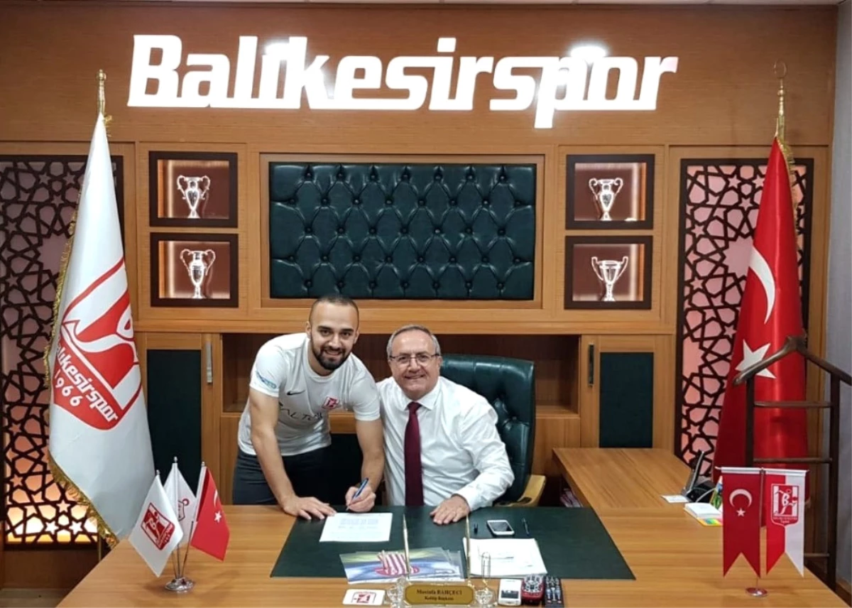 Balıkesirspor\'da Doğa ve Muhammed Ali de İmzaladı