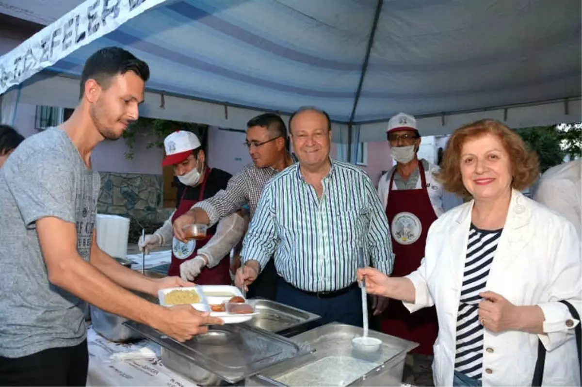 Başkan Özakcan, İftarlarda Vatandaşlar Buluşuyor