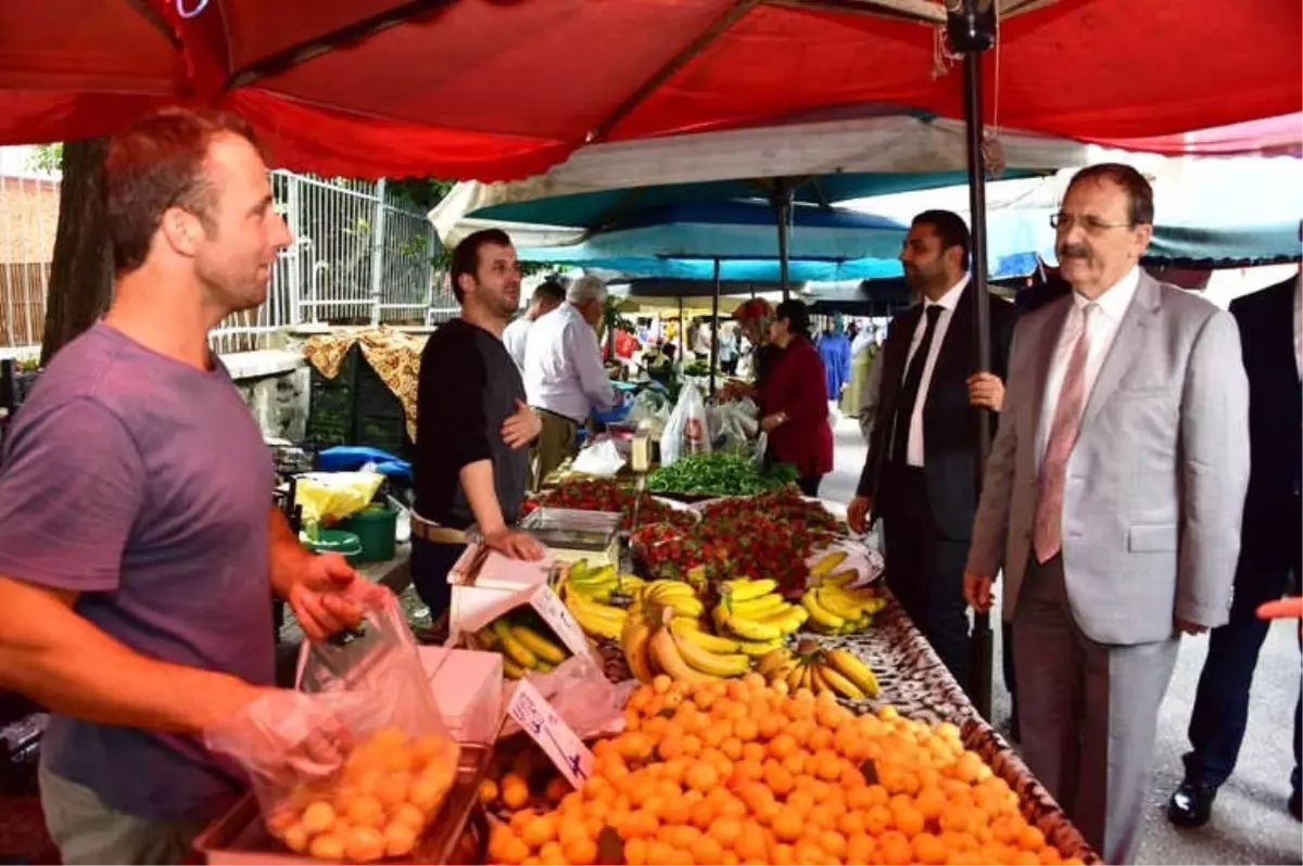 Başkan Şahin Halk Pazarında