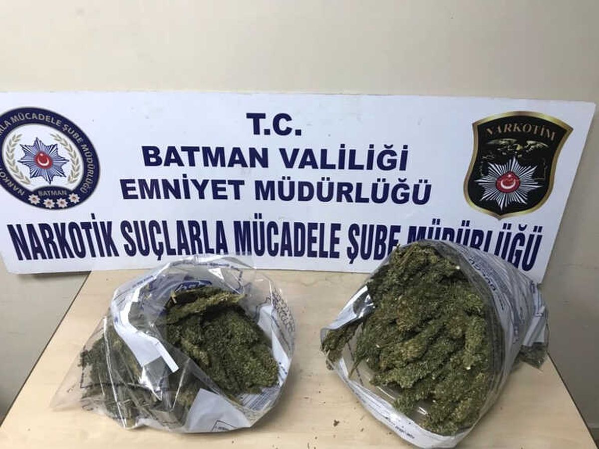 Batman\'da 5 Kilo 700 Gram Esrar Ele Geçirildi